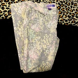 Adorable cheetah straight leg jean pants